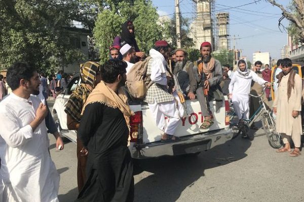 México pide a la ONU evaluar transferencias de armas a Afganistán