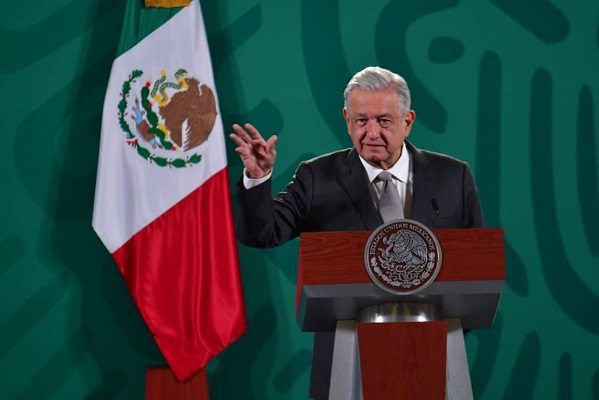 AMLO asegura que se atenderán amparos para vacunar a menores