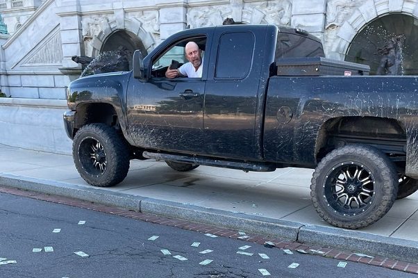 Rodean sujeto que inició amenaza de bomba en Capitolio de EE.UU.