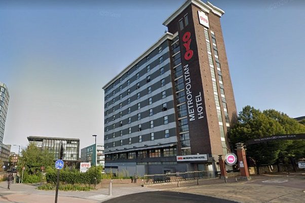 Niño refugiado de Afganistán en Reino Unido muere tras caer de edificio