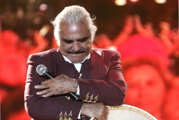Hijo de Vicente Fernández confirma que el cantante padece síndrome de Guillain-Barré