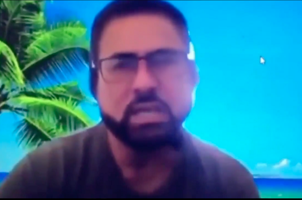 UV cesa a maestro que criticó aborto y relaciones gay con base en la Biblia