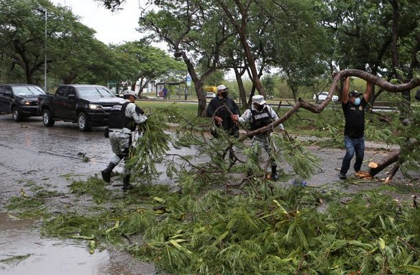 “Grace” se degrada a tormenta tropical mientras su centro se ubica en el Edomex