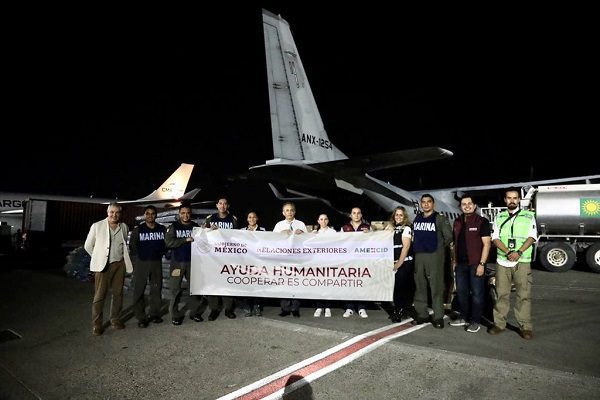 México envía tres aviones cargados con ayuda humanitaria a Haití