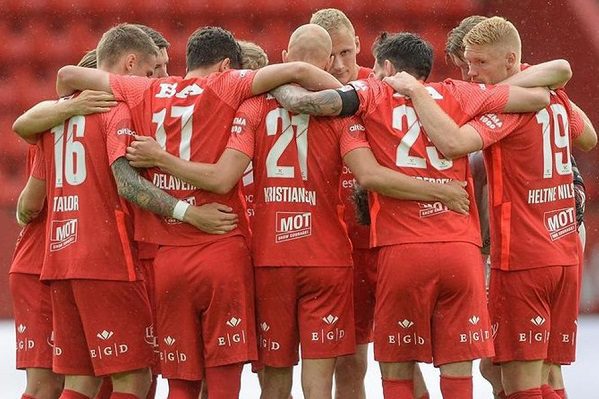 Investigan a equipo noruego tras organizar una orgía en su estadio