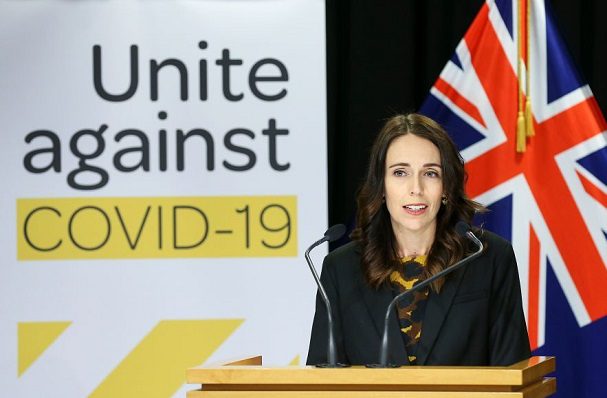 Nueva Zelanda extiende confinamiento tras brote de más de 100 contagios