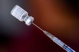 FDA aprueba por completo la vacuna contra el Covid-19 de Pfizer