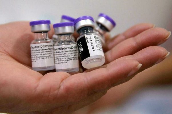 EE.UU. ordena vacunación obligatoria a militares con dosis de Pfizer
