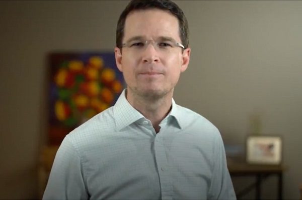 Ricardo Anaya recibe citatorio para audiencia y anuncia exilio