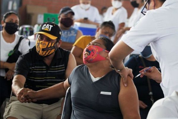 Se aplicarán segunda dosis a mayores de 30 en 44 municipios de Edomex