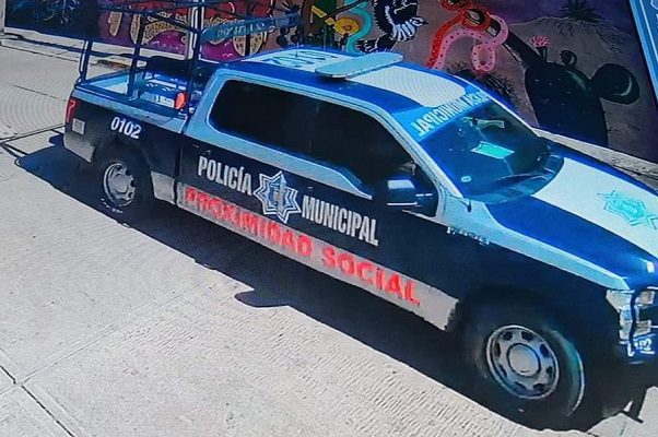 Emiten orden de aprehensión contra policías que atropellaron a perro, en Oaxaca