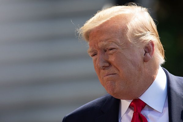 Siete policías del Capitolio demandan a Donald Trump