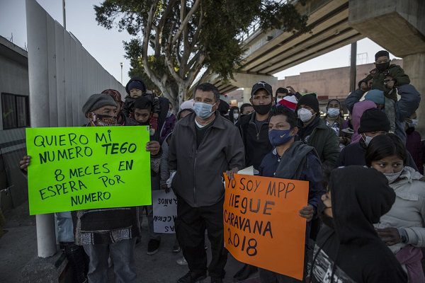 AMLO respalda postura de SRE sobre “Quédate en México”