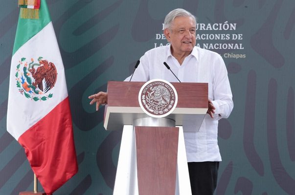 “Estoy en huelga", dice AMLO sobre retención por maestros del CNTE