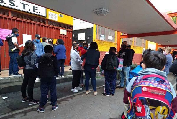 Inicia el regreso a clases presenciales en México