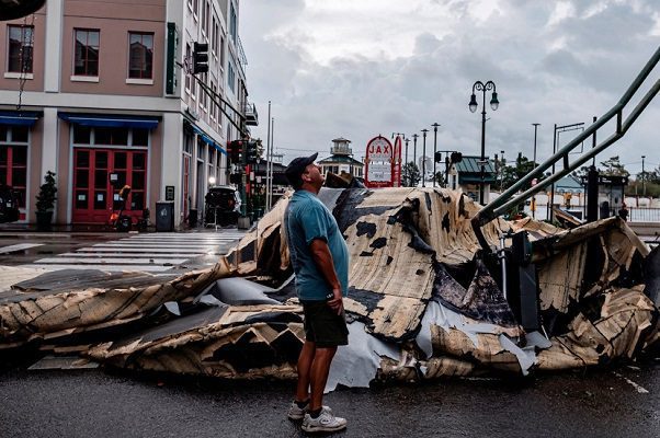 'Ida' pasa a tormenta tropical tras arrasar con Luisiana y Mississippi
