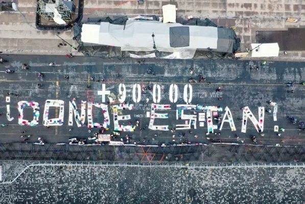 Movimiento por Nuestros Desaparecidos se manifiesta en Palacio Nacional #VIDEOS