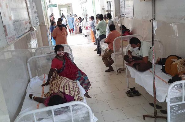 68 personas han muerto en India por brote de una infección viral desconocida