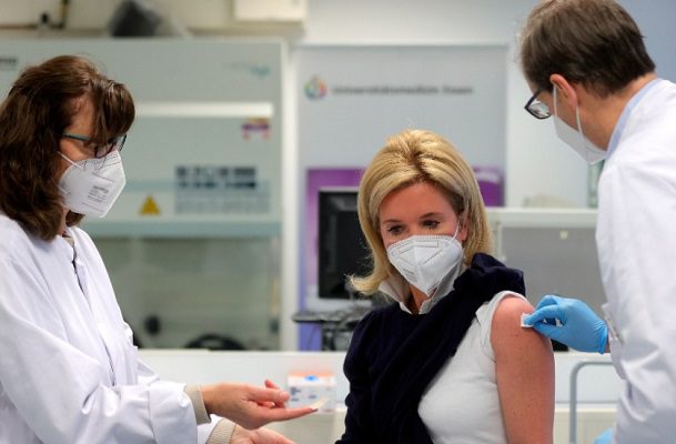 La Unión Europea logra vacunar al 70% de la población adulta