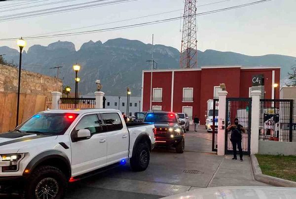 Detienen a siete secuestradores que resultaron ser policías, en NL