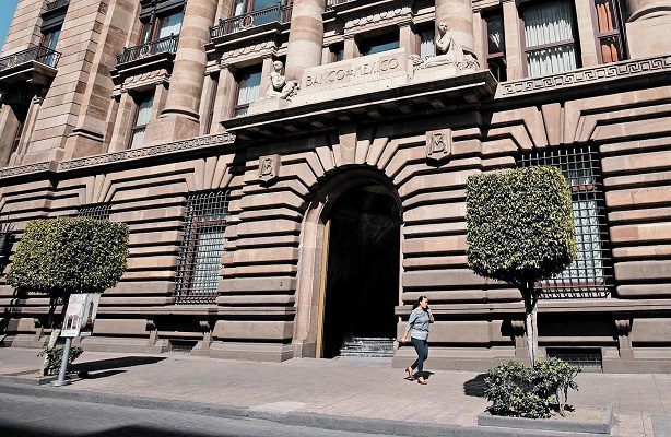 Banxico prevé que PIB en México crecerá 6.2% en 2021