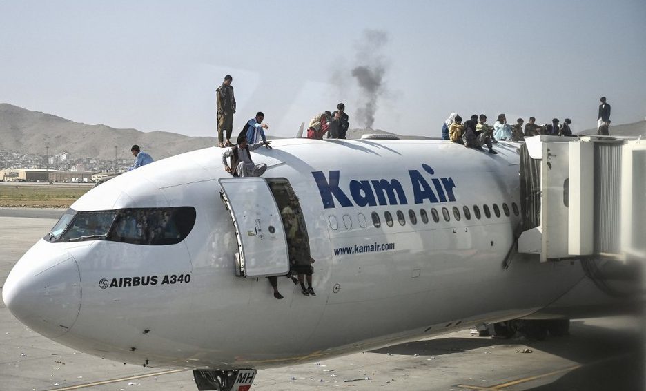 EU encuentra restos humanos en avión militar que despegó de Afganistán