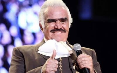 Vicente Fernández se reporta estable, despierto y con sedación leve