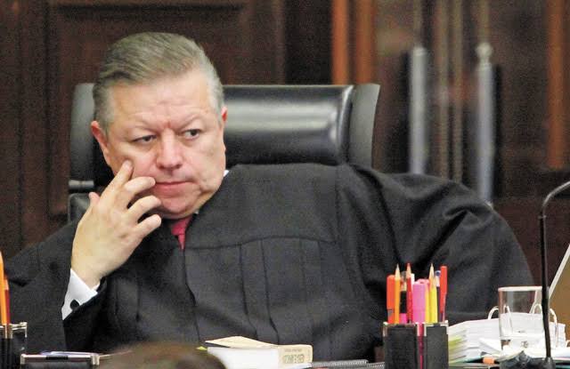 Arturo Zaldívar recibe a magistrados y llama a trabajar por el bien de México