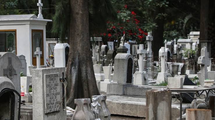 Durante la pandemia México ha tenido medio millón de defunciones más de las esperadas