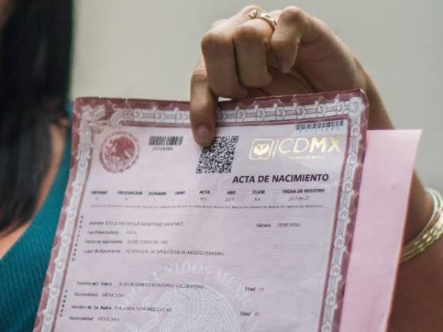 CDMX publica lineamientos para cambiar acta de nacimiento por identidad de género en adolescentes