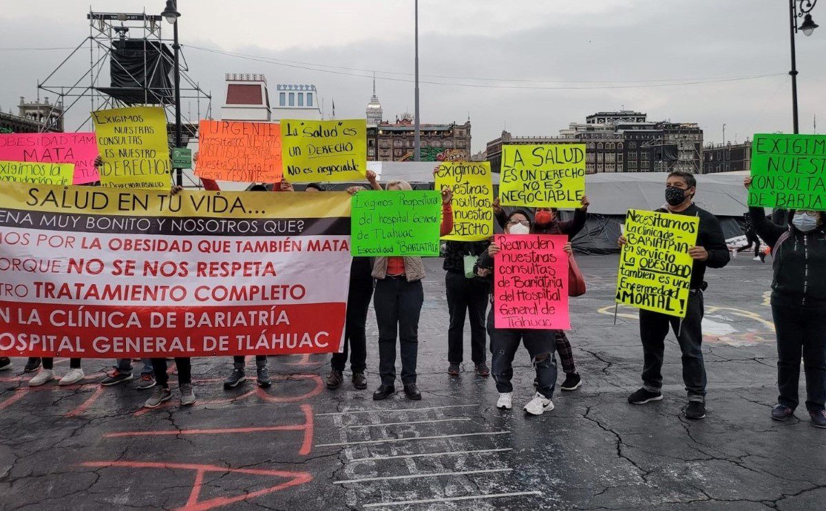 Pacientes de tratamiento bariátrico se manifiestan en Palacio Nacional