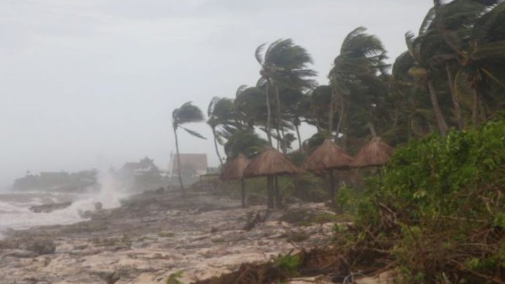 Municipios incomunicados, fallos de energía y desabasto de agua por huracán Grace