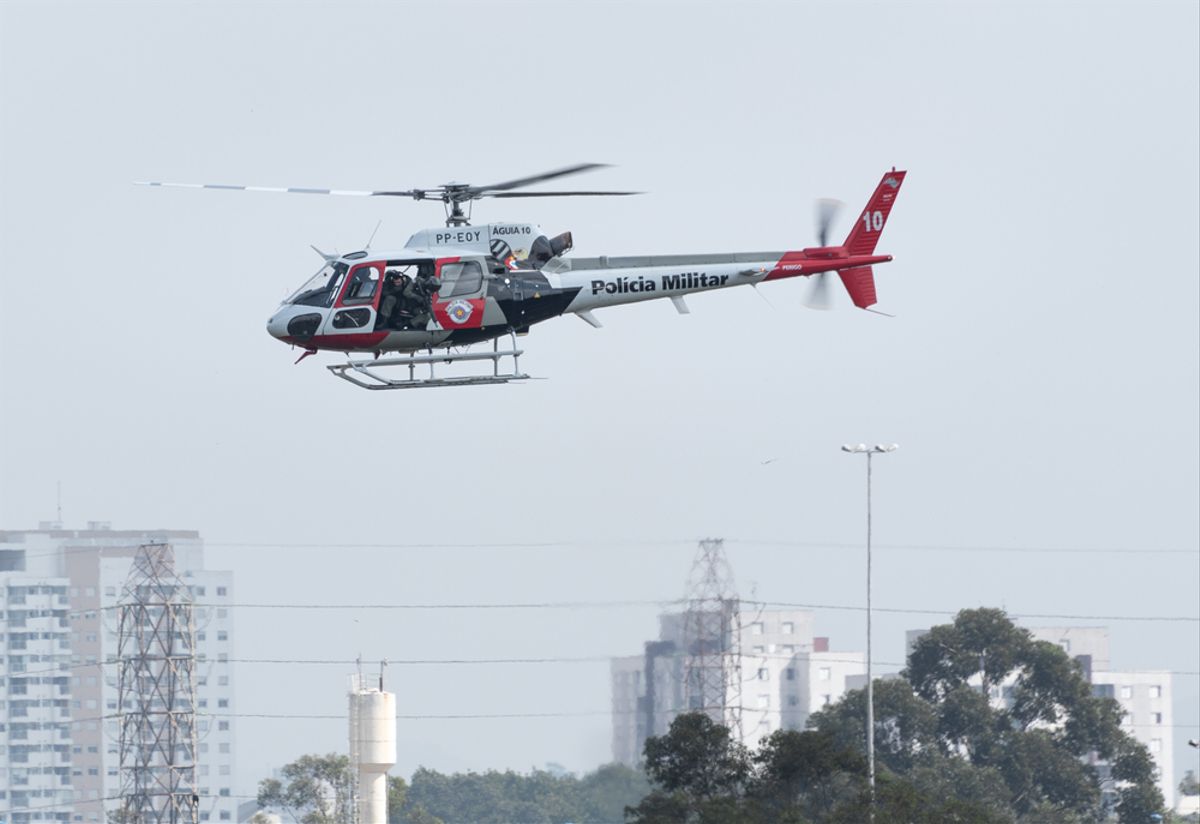 Un muerto y cinco heridos por desplome de helicóptero militar en Brasil