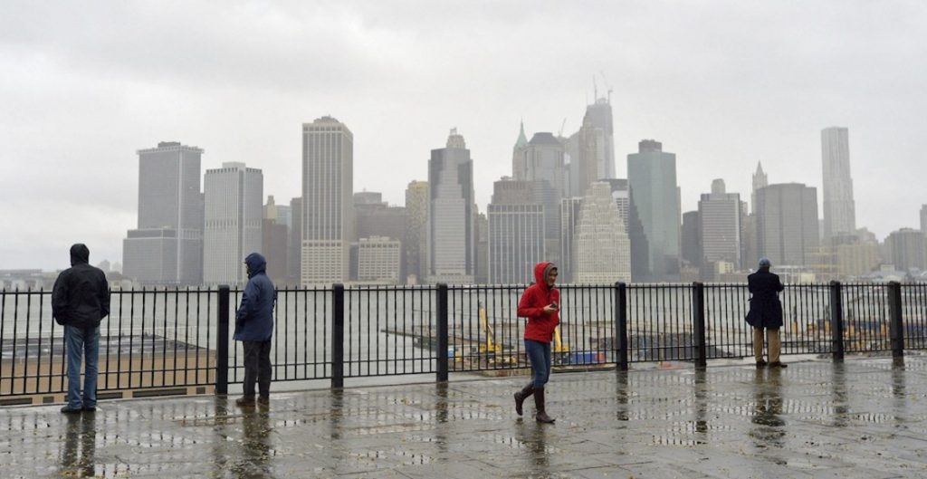 Nueva York y Connecticut declaran estado de emergencia por Henri