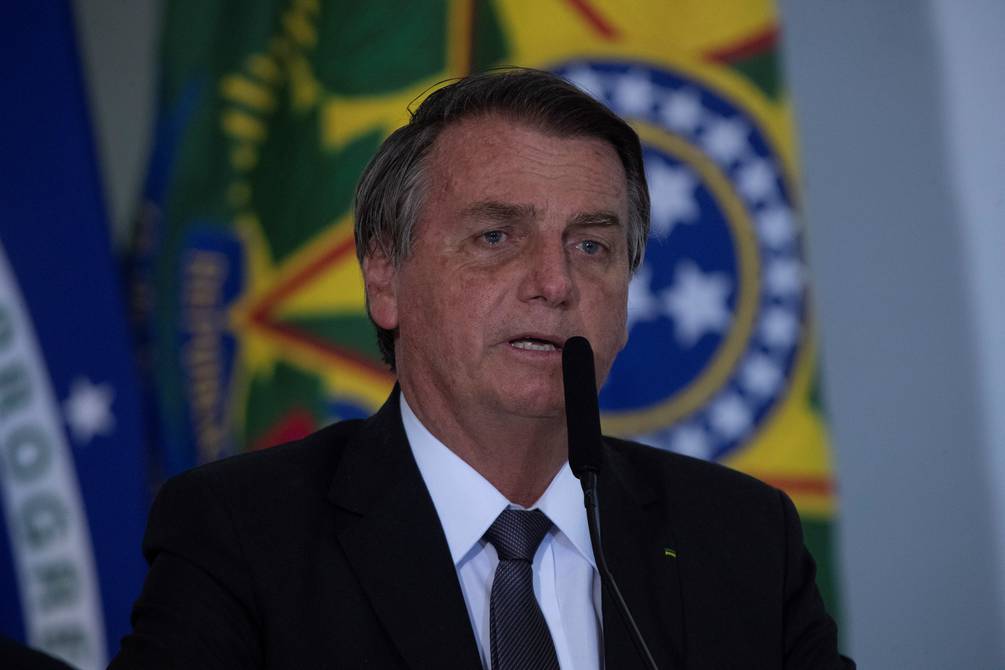 Jair Bolsonaro afirma que todo el mundo debería comprarse un rifle