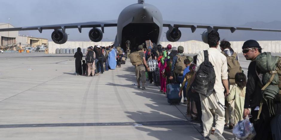 Condena OTAN el atentado de Kabul y dice que su prioridad es continuar con la evacuación
