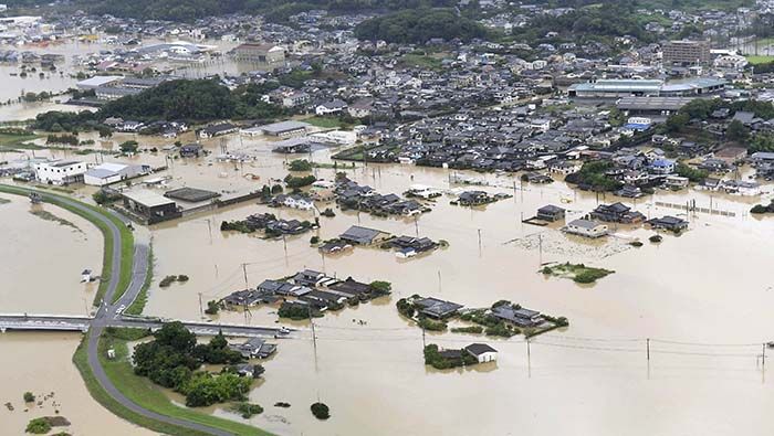 Inundaciones y desprendimientos de tierra en Japón por lluvias torrenciales