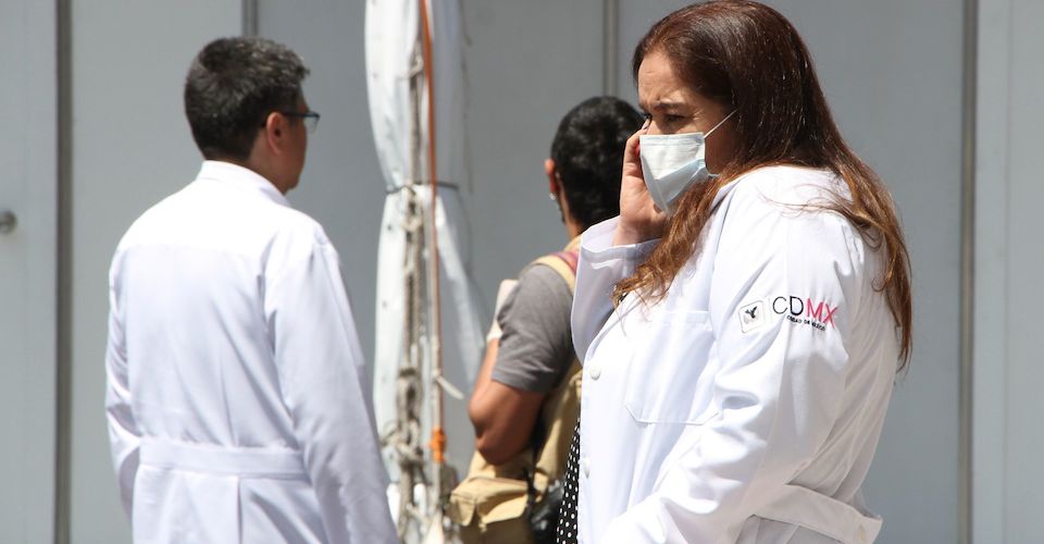 Médicos del Insabi en la CDMX denuncian adeudo de salarios