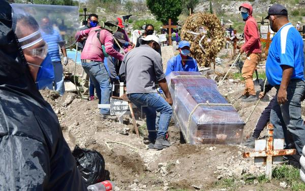 México rebasa las 258 mil muertes por covid y se reportan 6 mil 837 contagios más