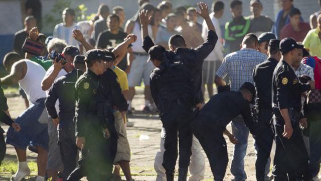 Motín en cárcel de Guatemala deja 18 guardias retenidos