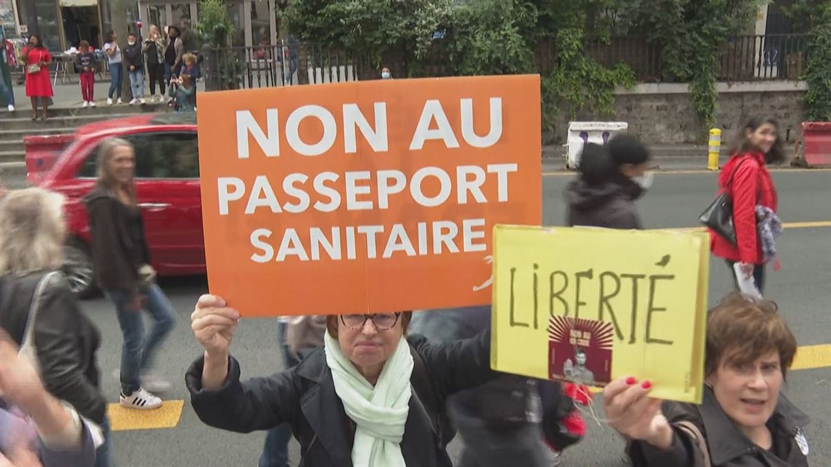 Por quinta semana marchan en Francia opositores a medidas anti covid-19