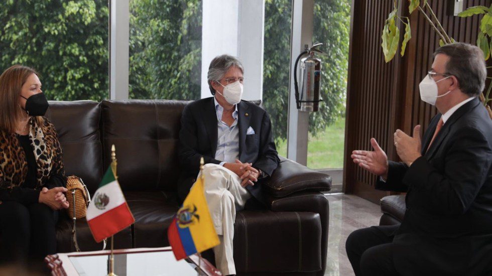 Presidente de Ecuador llega a México para agenda comercial