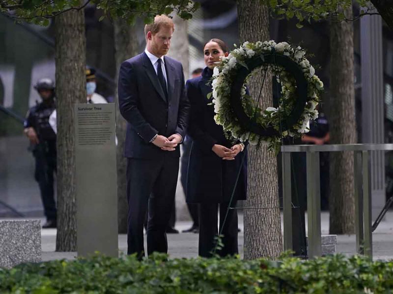 Príncipe Harry y Meghan visitan memorial del 11-S en Nueva York