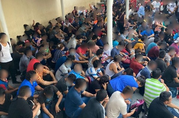 Rescatan a 120 niños migrantes de casa de seguridad en NL