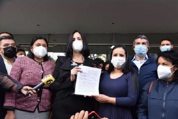 Alcaldes electos presentan denuncia ante FGJ por agresiones en Congreso CDMX