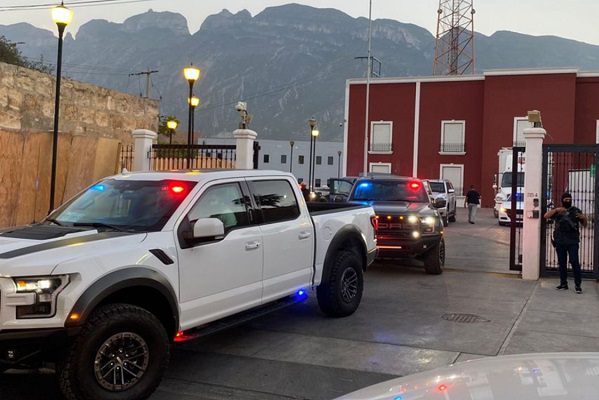 Suman 10 policías detenidos en Nuevo León por caso de secuestro