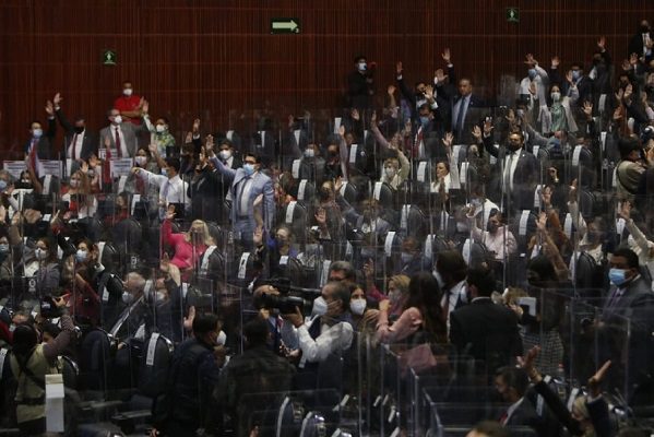 Diputados aprueban Ley de Juicio Político; pasa al Senado