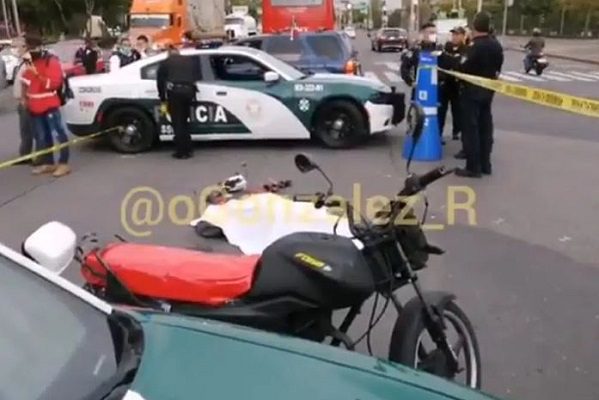 Motociclista muere arrollado por unidad de Metrobús, en la Venustiano Carranza