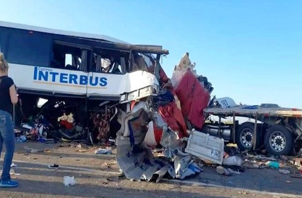 Accidente carretero en Sonora deja 16 muertos y 22 heridos