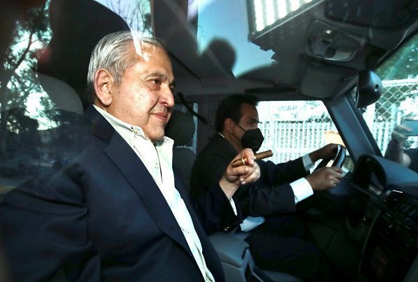 Tras solicitud de AMLO, FGR publica acuerdo entre Ancira y Pemex